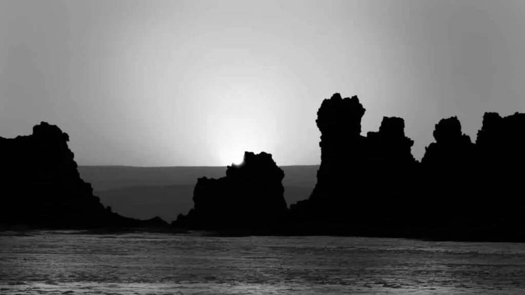 Lever de soleil - lac abbe - djibouti by Olivier Bezombes