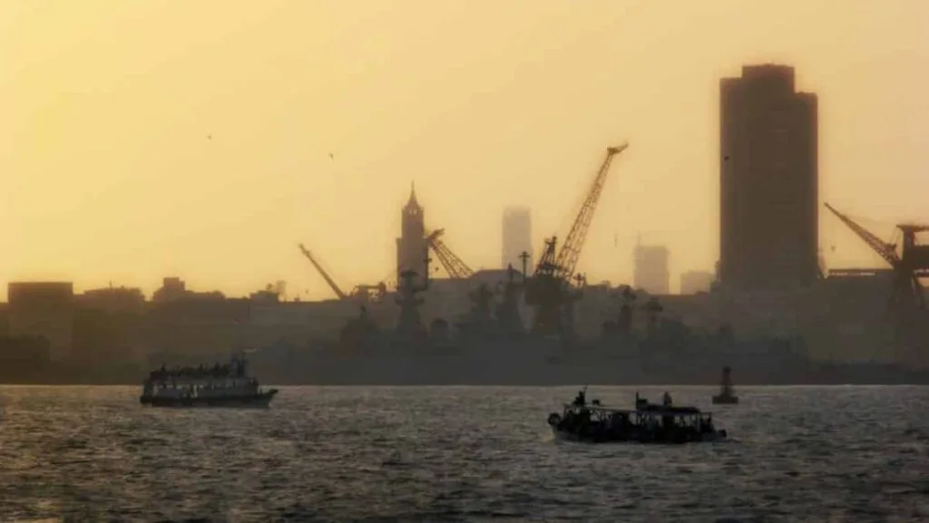 Port de Bombay by Olivier Bezombes - India